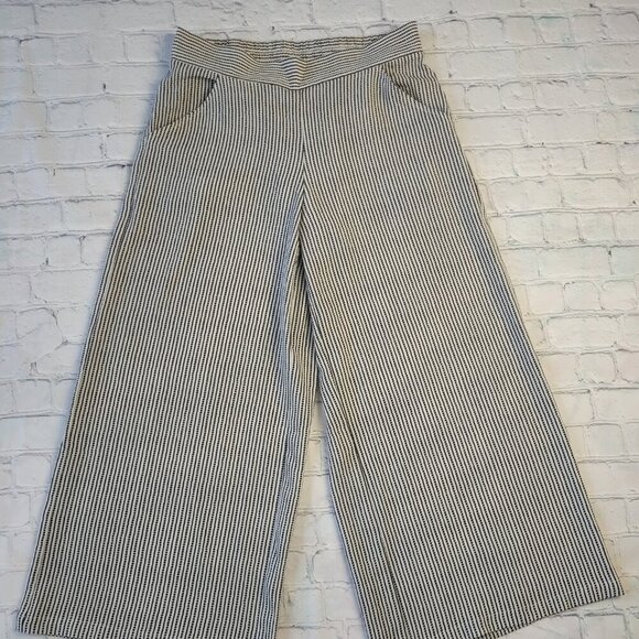 Max Studio wide leg cropped light weight flat front pants size M - Picture 11 of 12